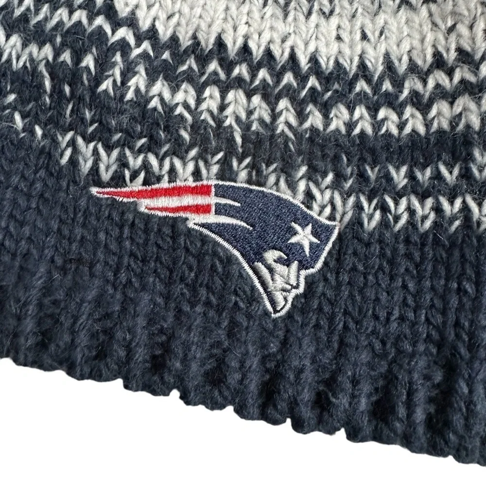New England Patriots NFL New Era Winter Hat with Pom, Ladies